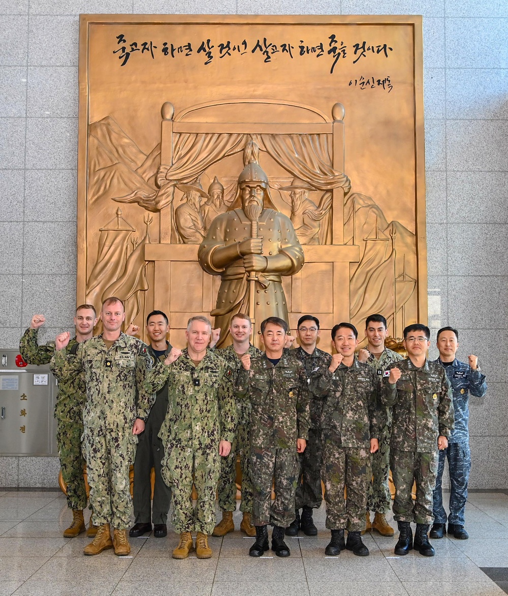 Commander, Task Force 74 visits Republic of Korea for 56th Submarine Warfare Committee Meeting