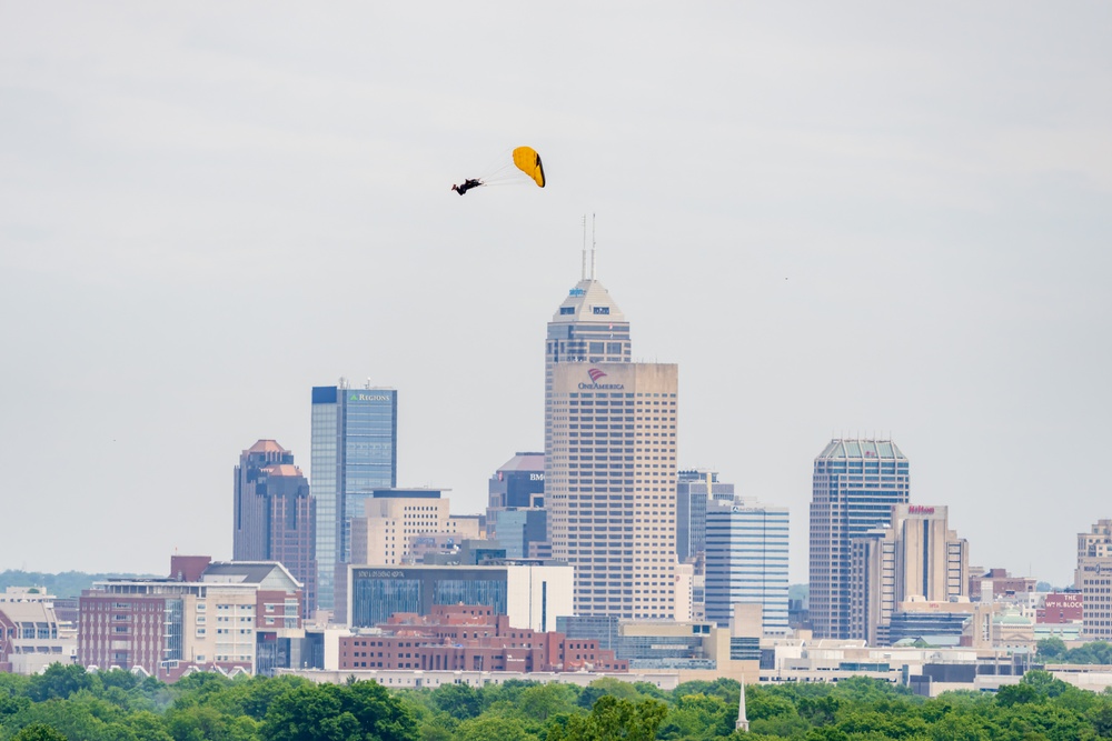 Army Golden Knights make parachute jump for Indy 500