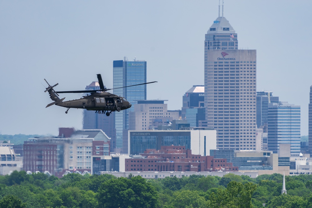 Army Golden Knights make parachute jump for Indy 500