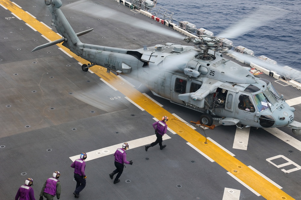 Refueling a MH-60S Sea Hawk