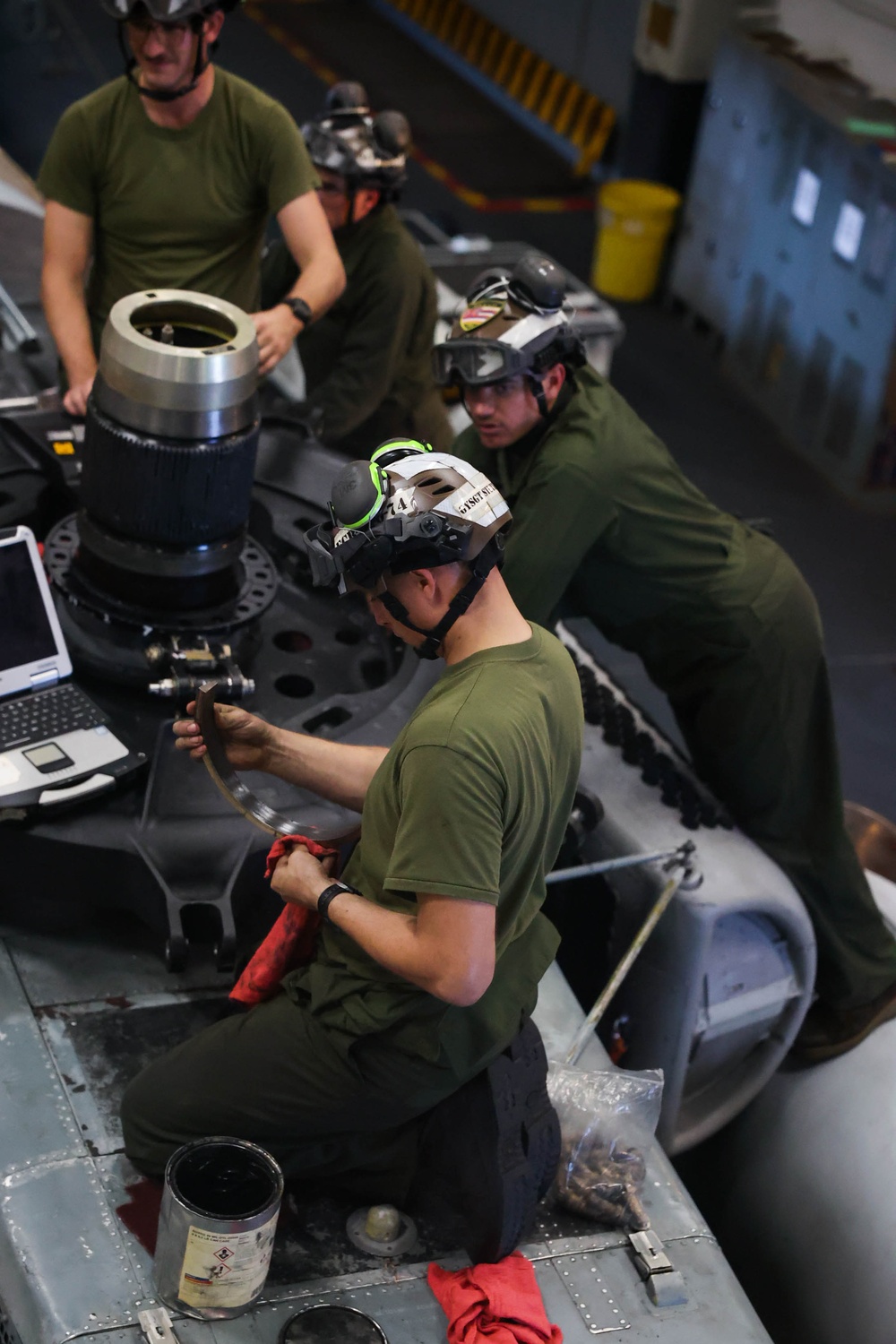 Marines Performs Maintenance On Super Stallion