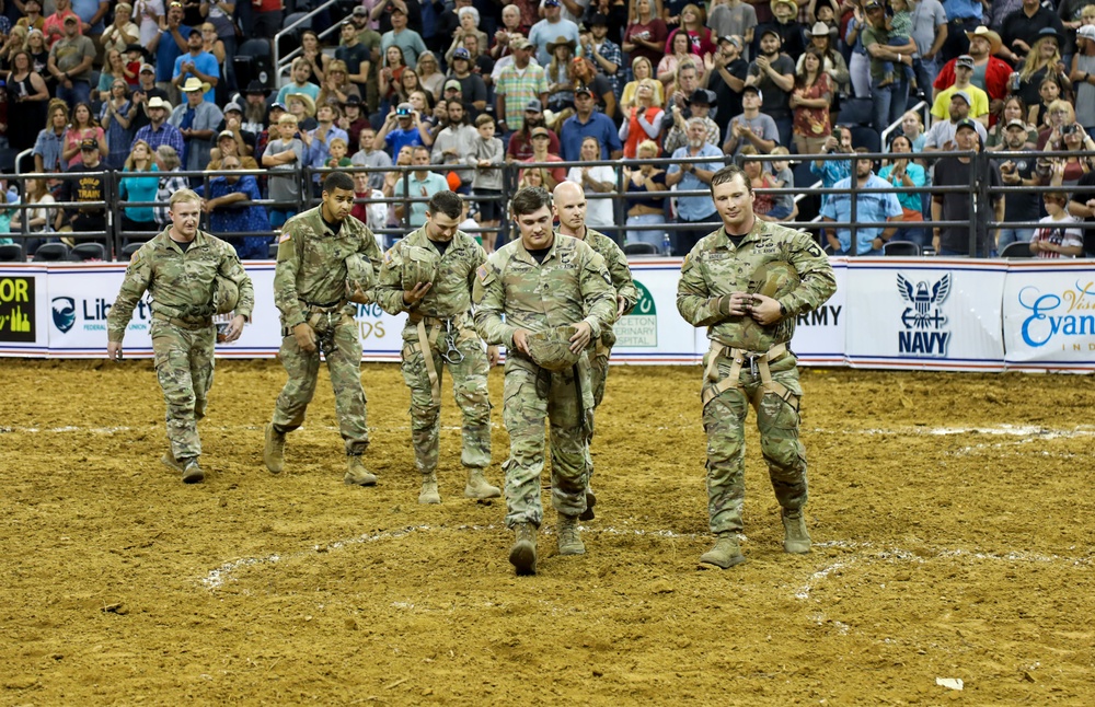 TSAAS Soldiers Rappel at PBR Event in Indiana