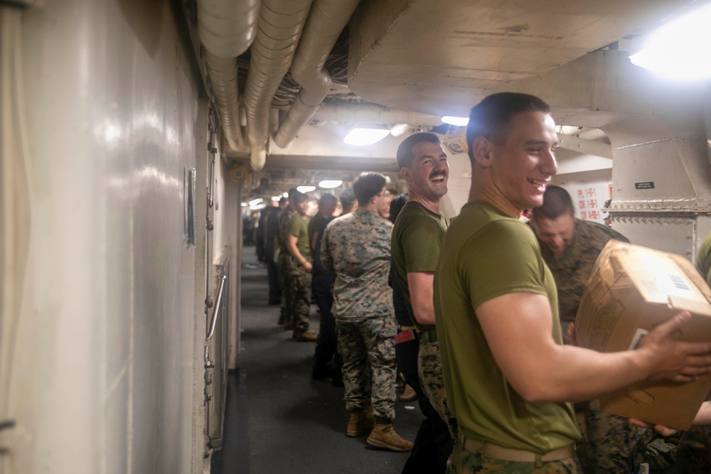 USS Mesa Verde Receives Supplies during a VERTREP