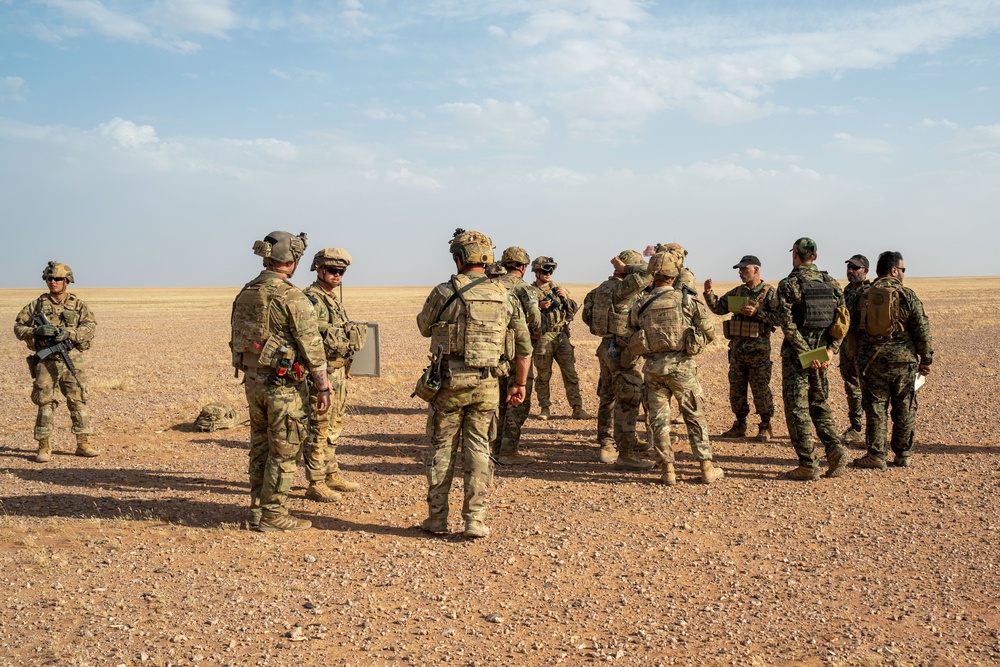 Syrian Free Army conducts mortar illumination training