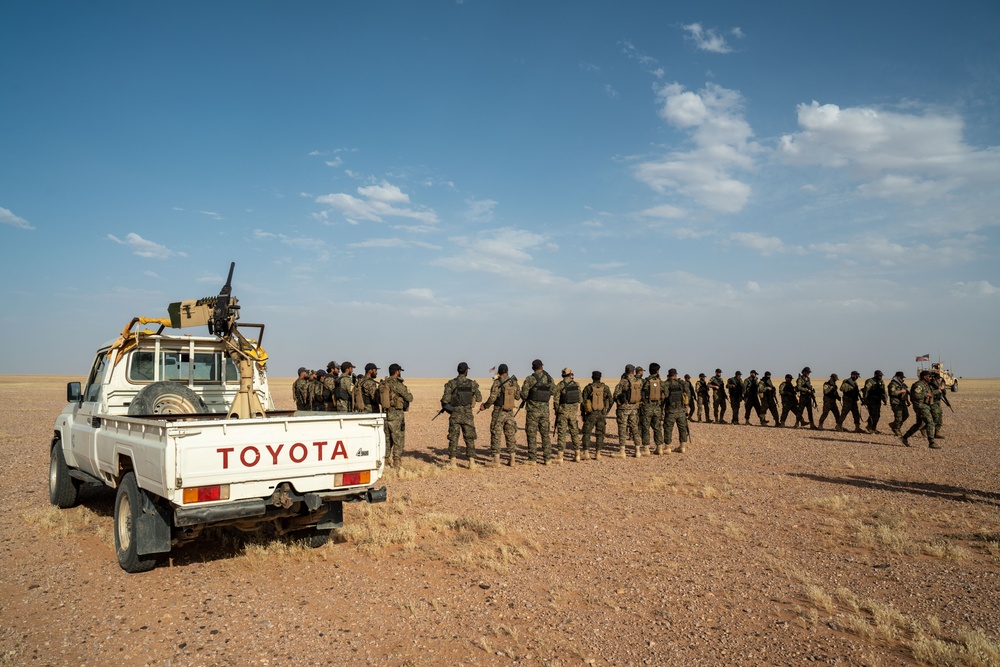 Syrian Free Army conducts mortar illumination training