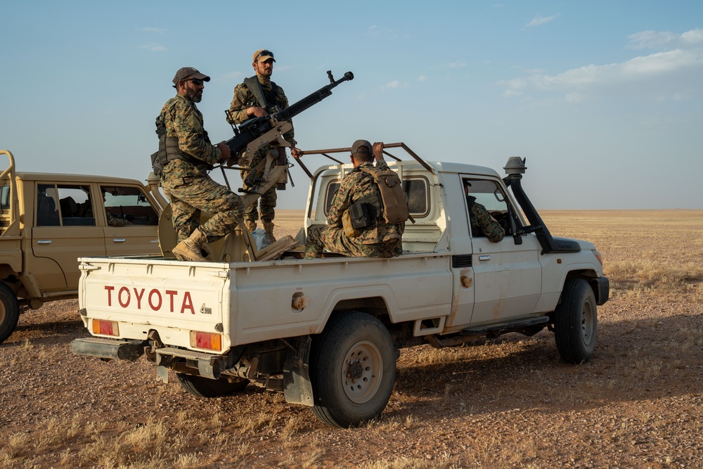 Syrian Free Army conducts mortar illumination training