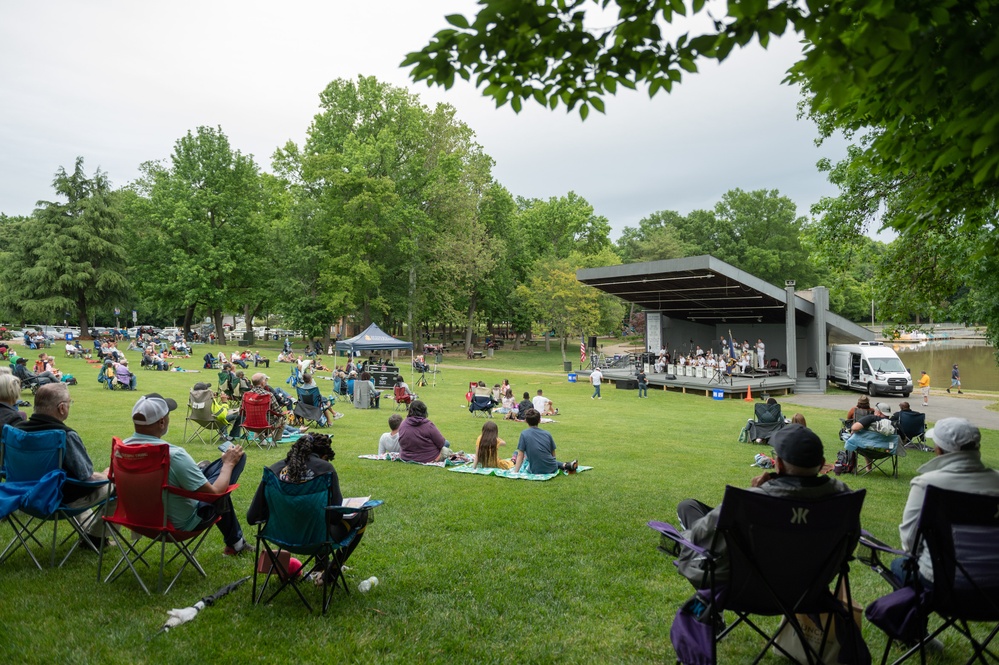 U.S. Navy Band Commodores present a Memorial Day concert