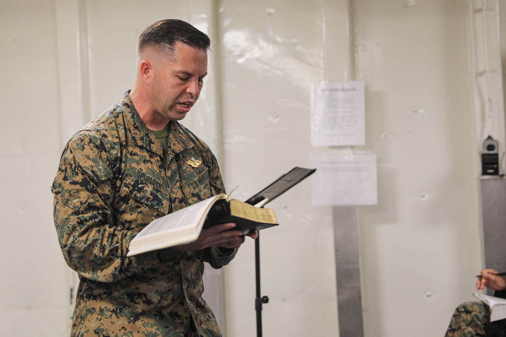 USS Carter Hall Conducts Protestant Services