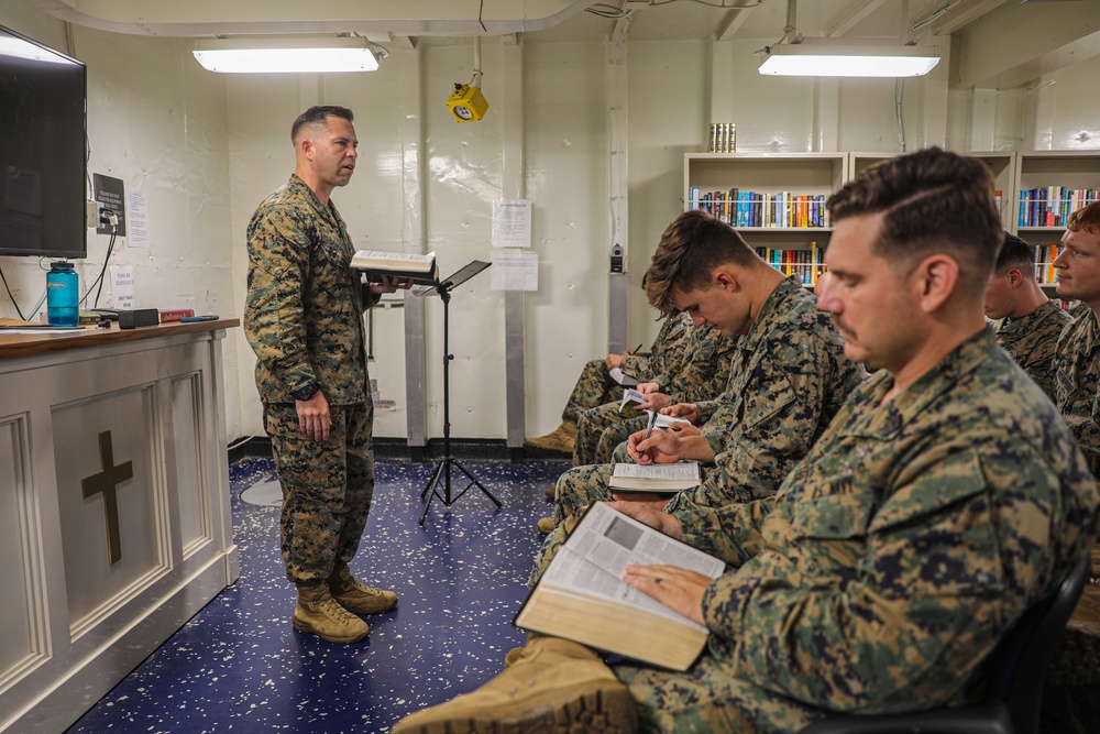 USS Carter Hall Conducts Protestant Services