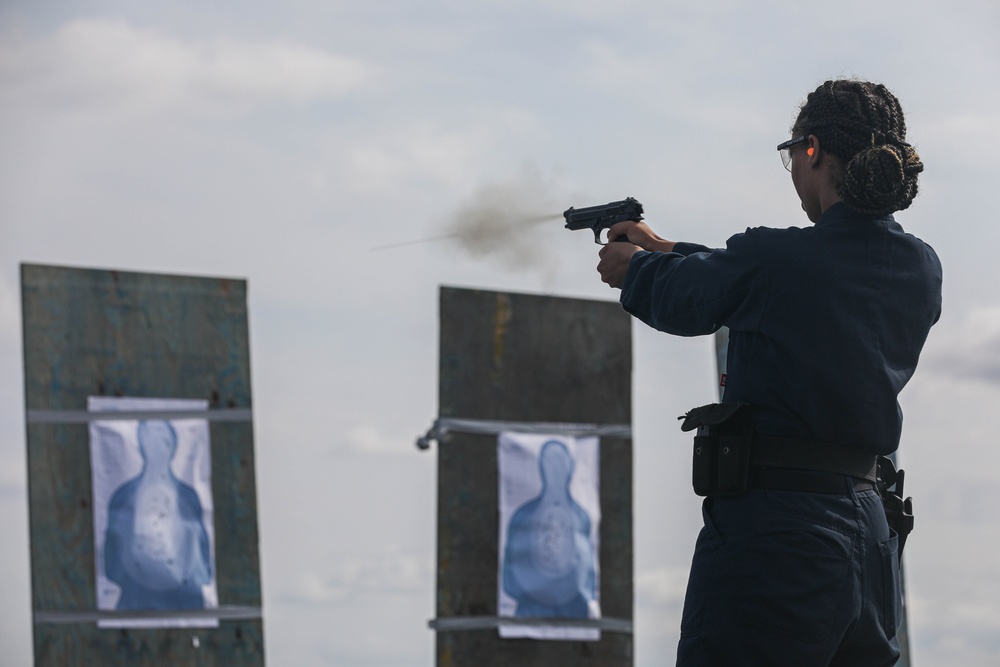 USS Carter Hall Conducts Gun Shoot