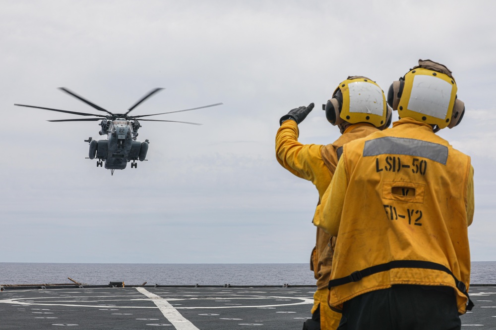 USS Carter Hall Conducts Flight Quarters