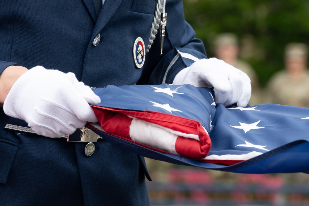 Memorial Day ceremony honors fallen service members