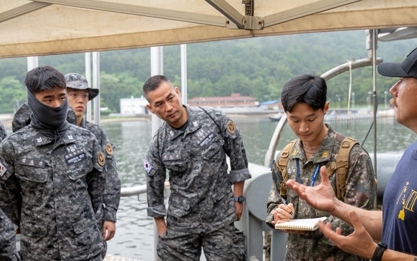 MDSU, ROKN Participate In SALVEX