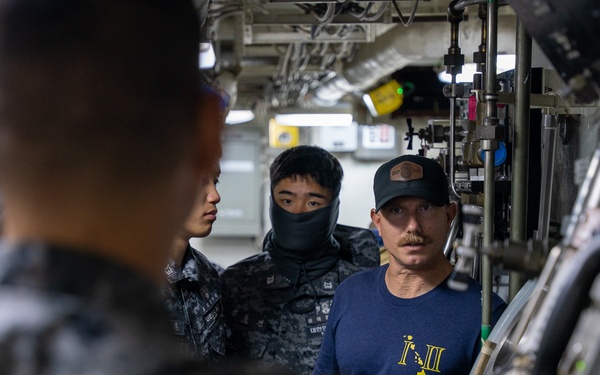 MDSU, ROKN Participate In SALVEX