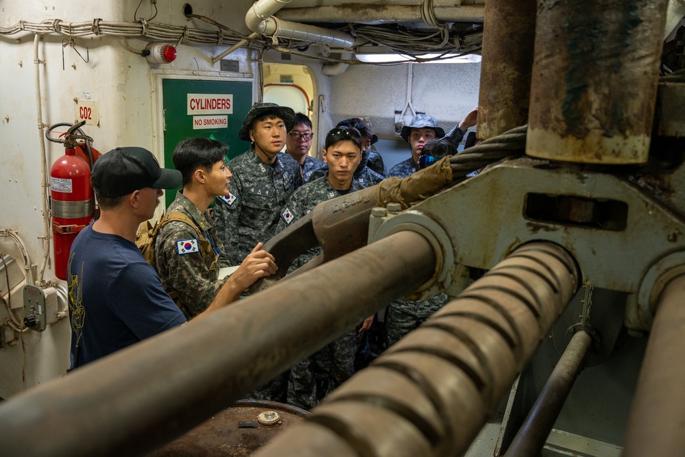 MDSU, ROKN Participate In SALVEX