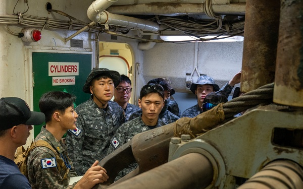 MDSU, ROKN Participate In SALVEX