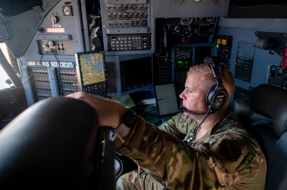 Rogue delivers cargo and personnel to Somalia