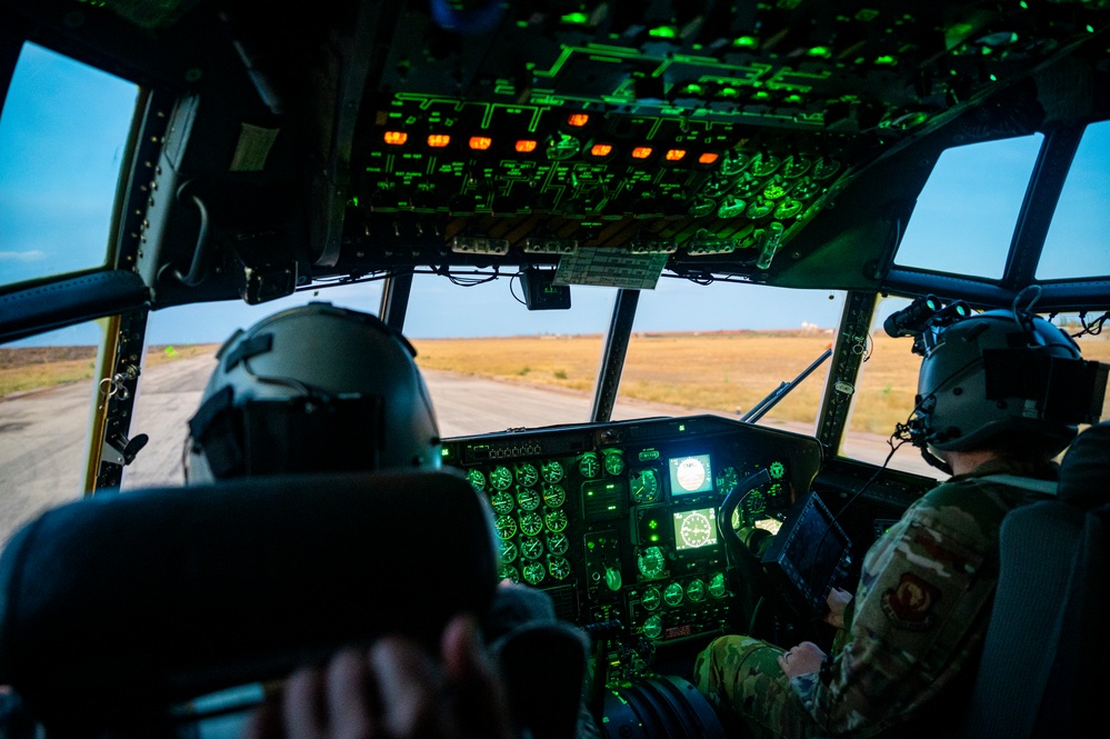 Rogue delivers cargo and personnel to Somalia