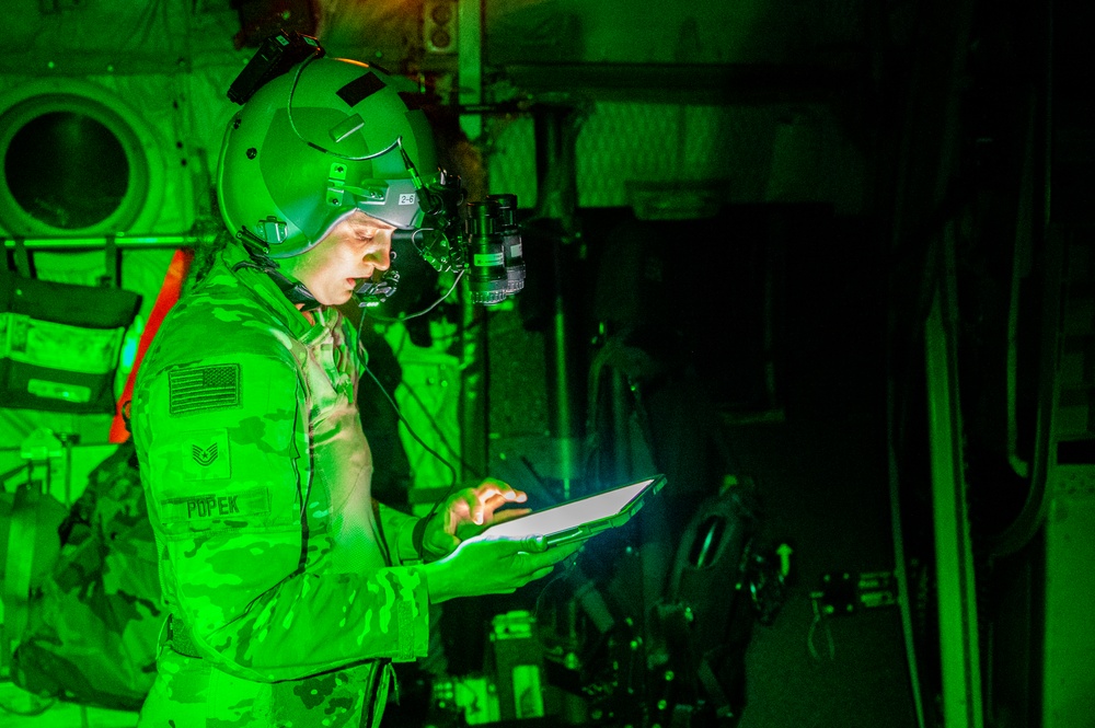 Rogue delivers cargo and personnel to Somalia