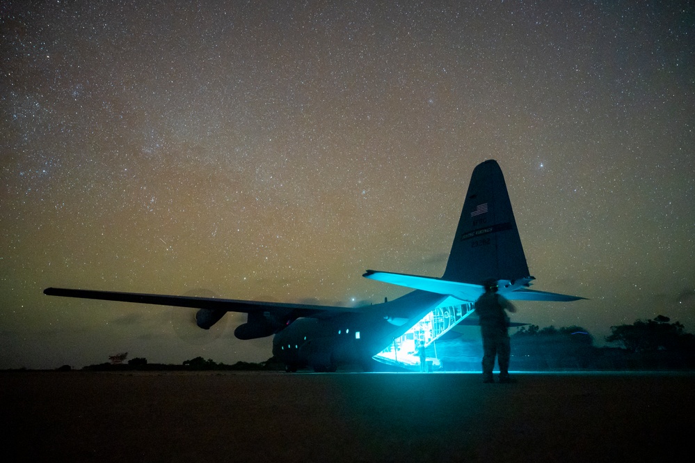 Rogue delivers cargo and personnel to Somalia