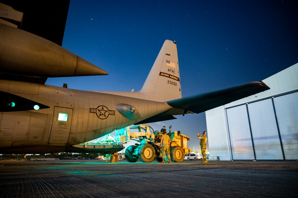 Rogue delivers cargo and personnel to Somalia
