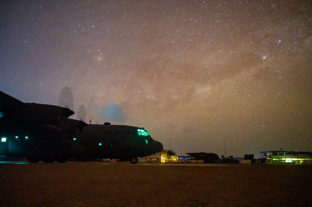 Rogue delivers cargo and personnel to Somalia
