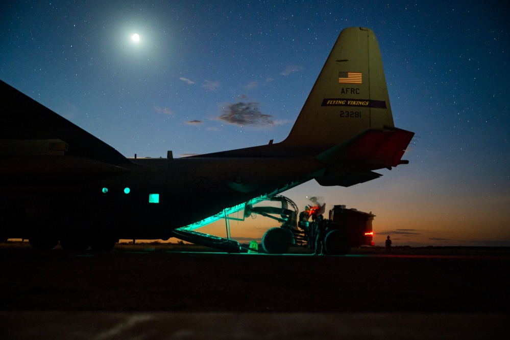 Rogue delivers cargo and personnel to Somalia