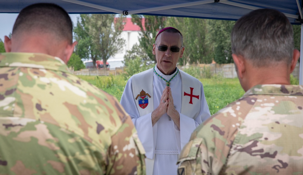 U.S. troops join Bishop Muhm for Catholic Mass in Slobozia, Romania