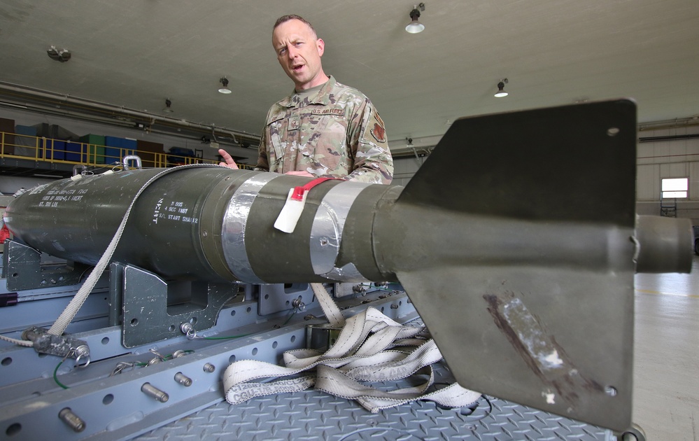 Master Sgt. Joshua Eby Delivers Briefing on 500-lb General Purpose Munition