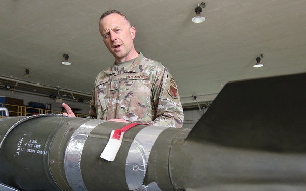 Master Sgt. Joshua Eby Delivers Briefing on 500-lb General Purpose Munition