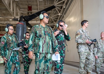 Indonesian Kopasgat Leadership Visits AFSOC