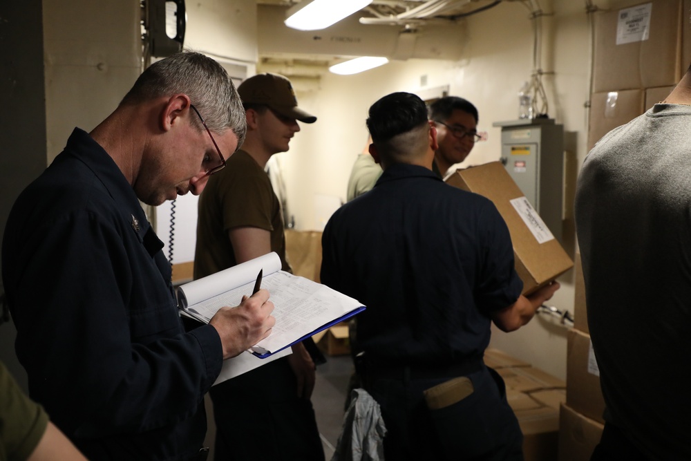 13th MEU Resupply at Sea