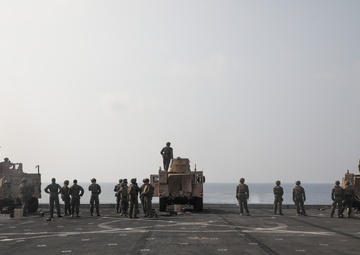 13th MEU Conducts a Vehicle Deck Shoot Aboard the JPM (LPD-26)