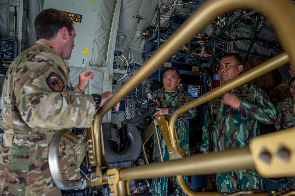 Indonesian Kopasgat Leadership Visits AFSOC