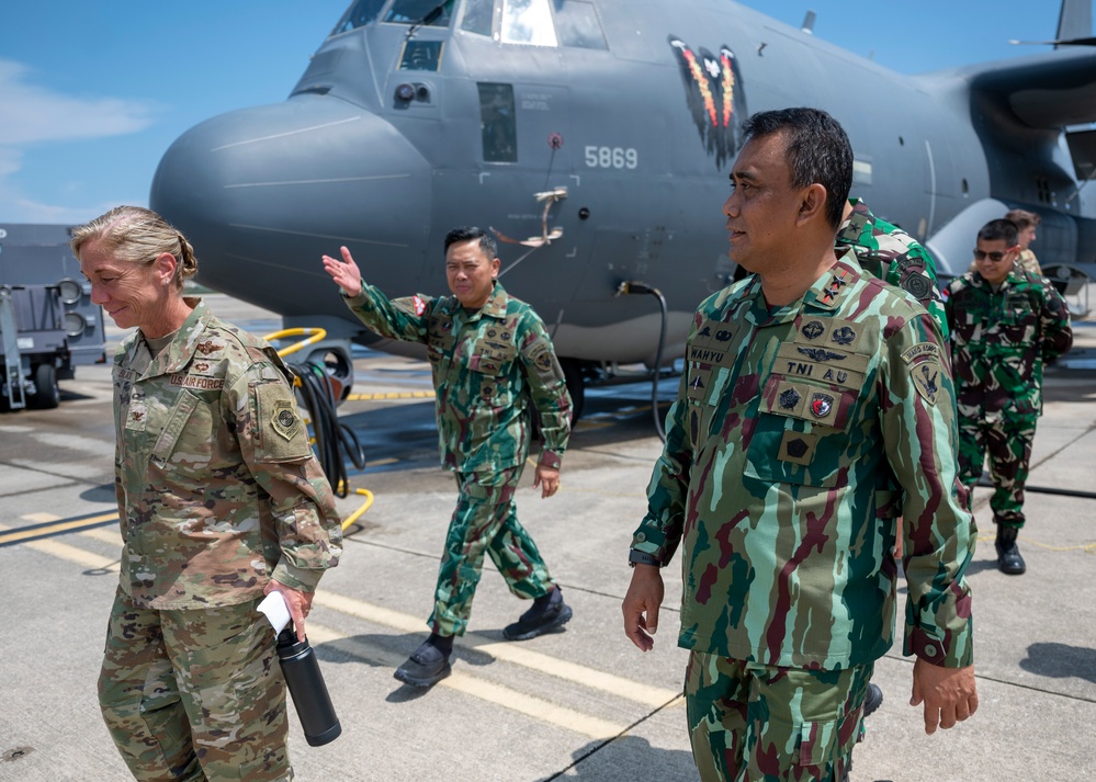 Indonesian Kopasgat Leadership Visits AFSOC