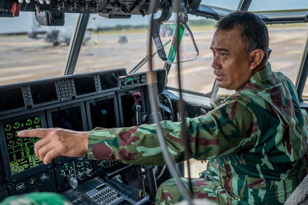 Indonesian Kopasgat Leadership Visits AFSOC