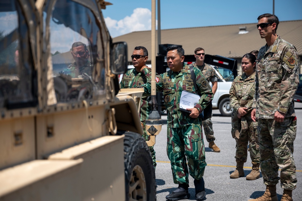 Indonesian Kopasgat Leadership Visits AFSOC