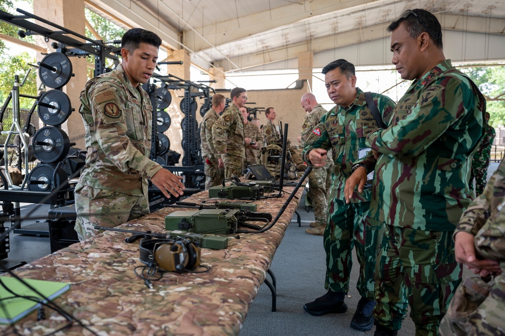 Indonesian Kopasgat Leadership Visits AFSOC