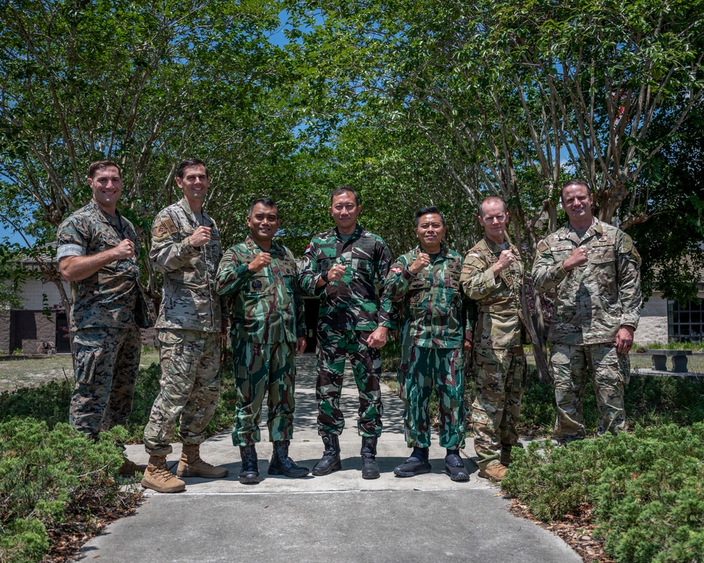 Indonesian Kopasgat Leadership Visits AFSOC