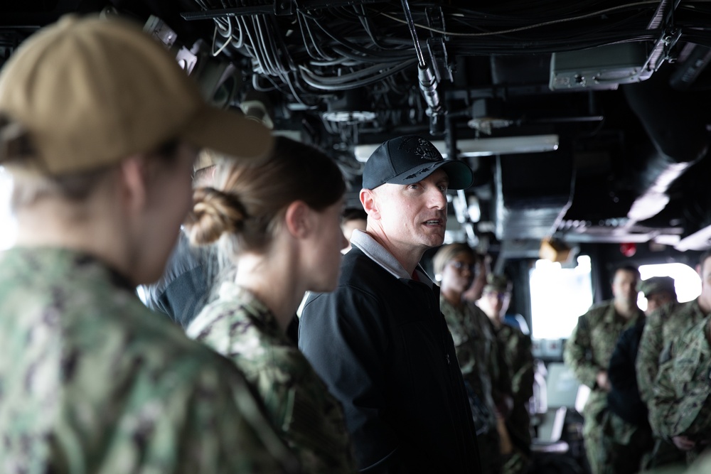 USS Harpers Ferry Commanding Officer Joins USS Harpers Ferry (LSD 49) Tour