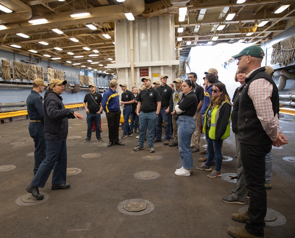 JROTC Cadets Tour USS Harpers Ferry (LSD 49)