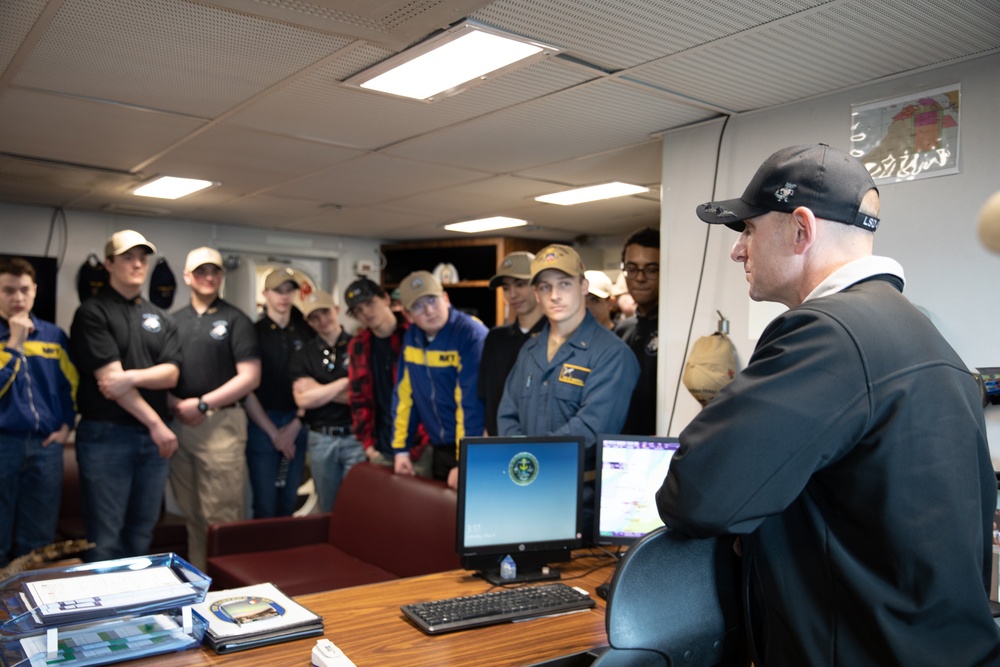 JROTC Cadets Tour USS Harpers Ferry (LSD 49)