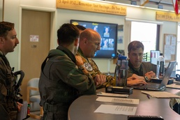 Spikes train with Oregon Eagles