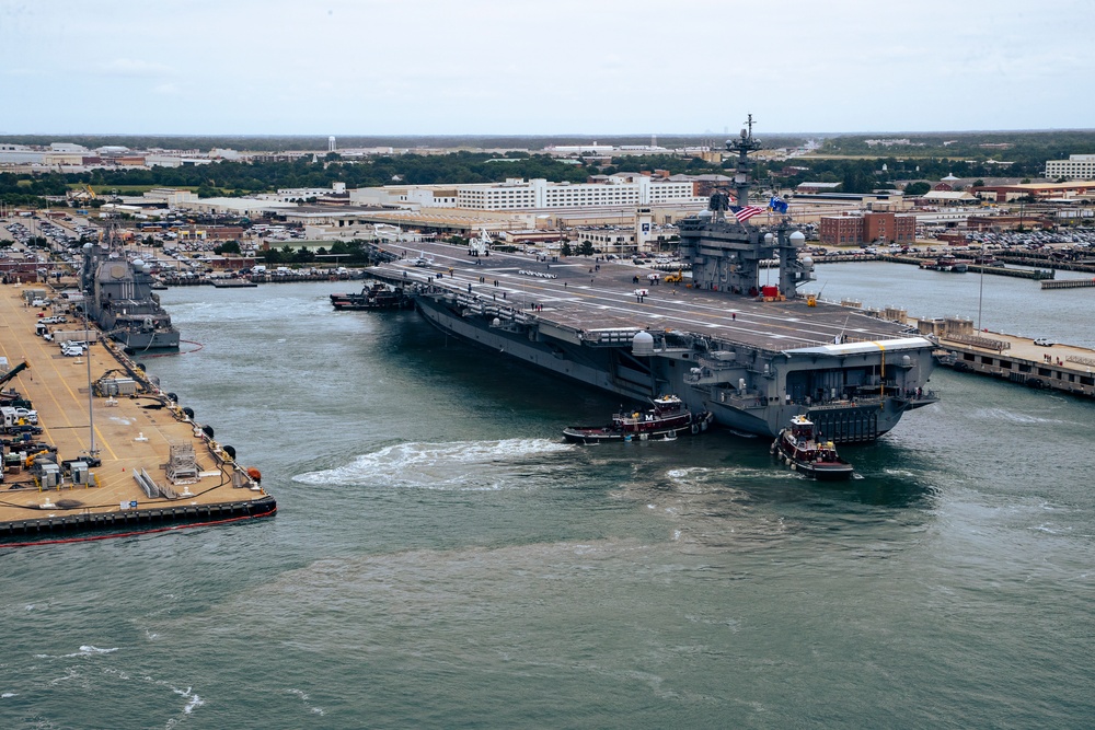 George Washington Returns from Sea Trials