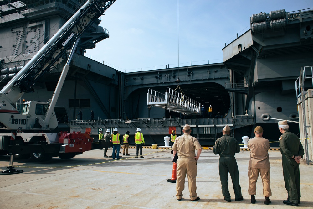 George Washington Returns from Sea Trials