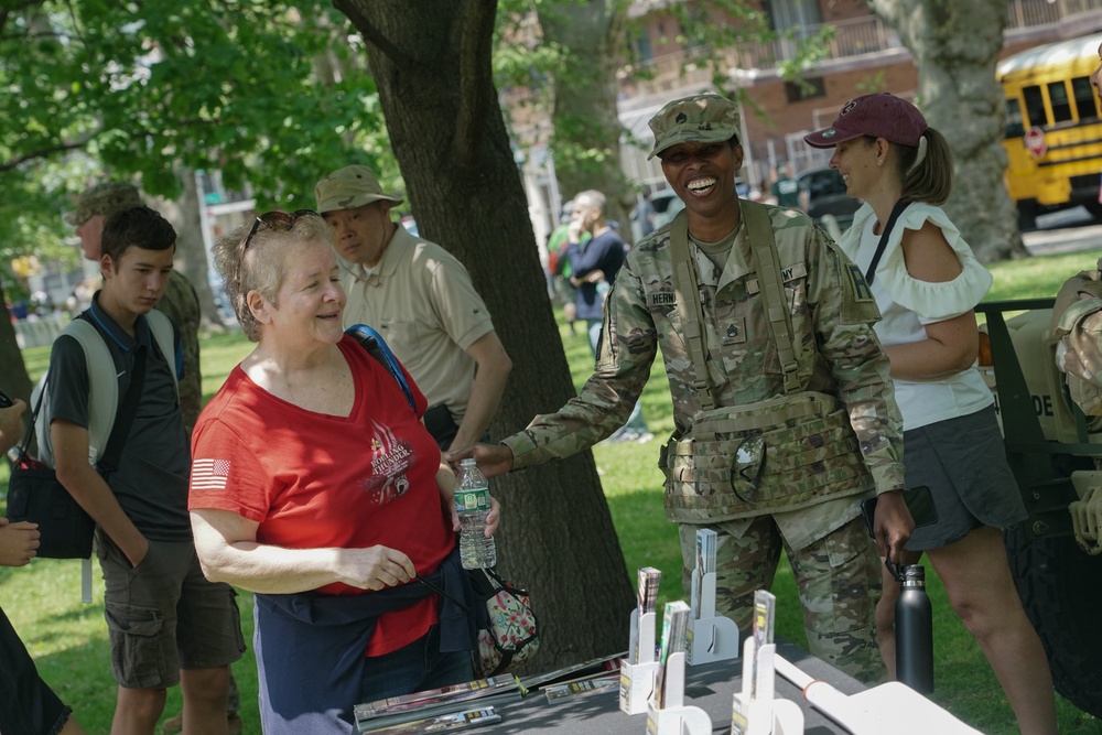 Brooklyn Army recruiters, 174th Inf Bde participate in 156th Brooklyn Memorial Day Parade
