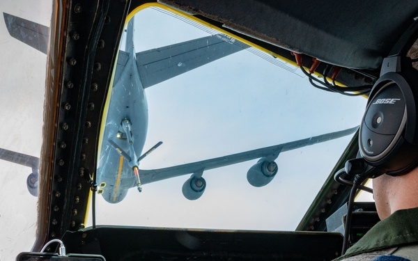 Dover AFB showcases aerial refueling capabilities to CDCC, LCD members