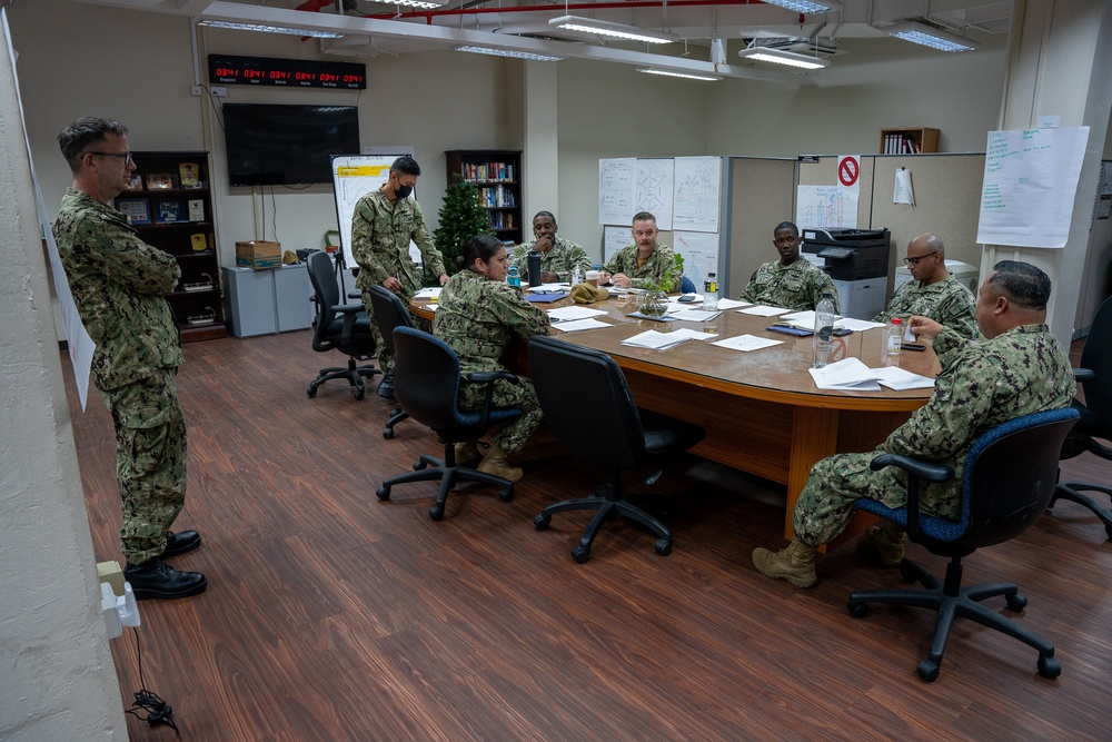 Destroyer Squadron SEVEN Hosts Chief Petty Officer Leadership Course