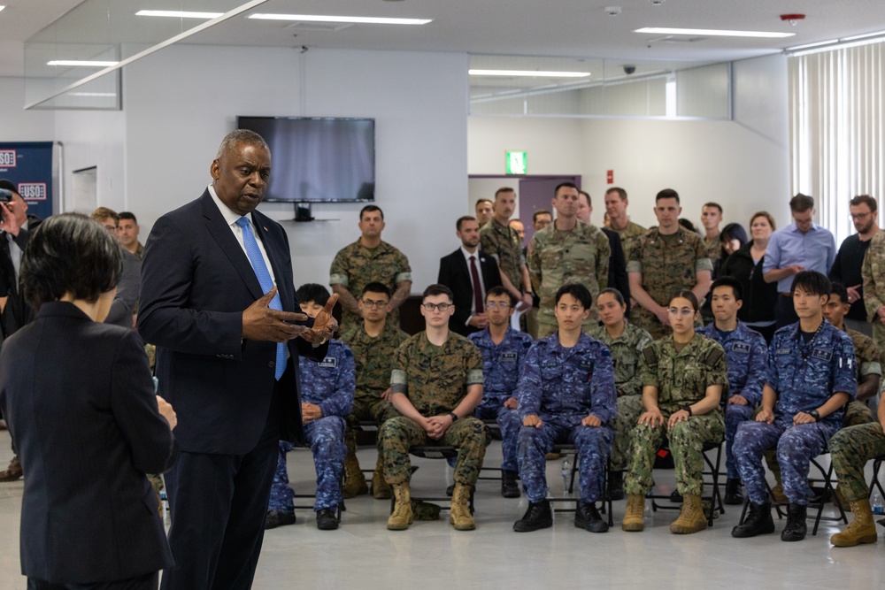 Secretary of Defense visits Marine Corps Air Station Iwakuni