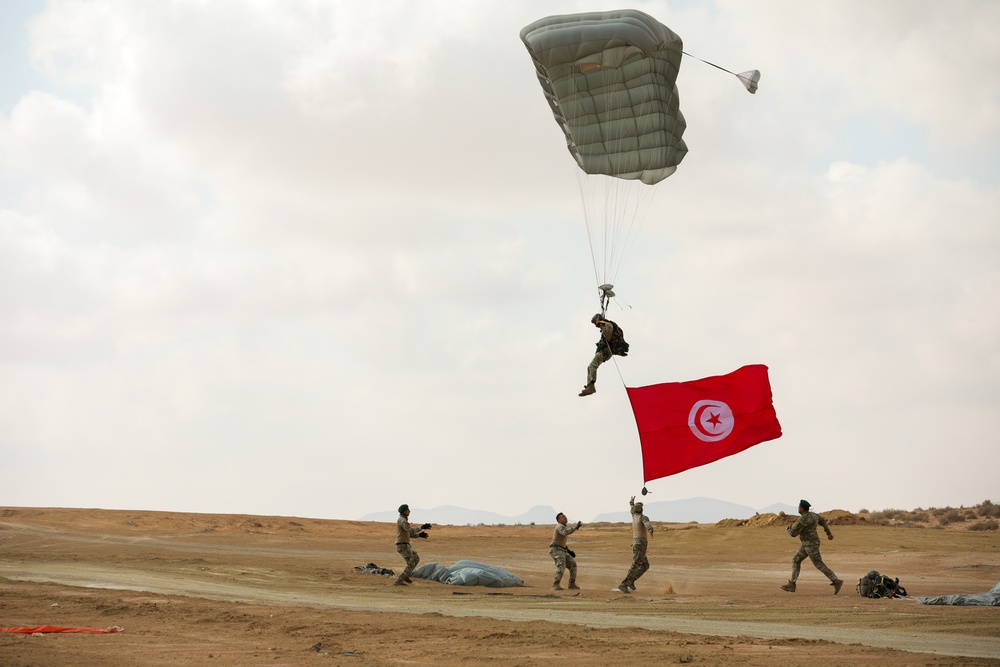 Tunisians execute a Military Freefall during Exercise African Lion 23